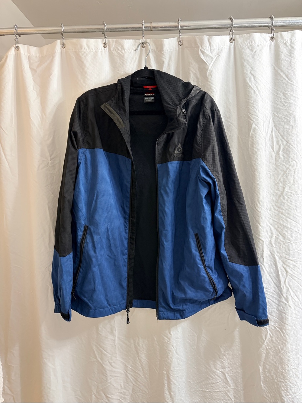Gerry Wind Breaker. Size M.